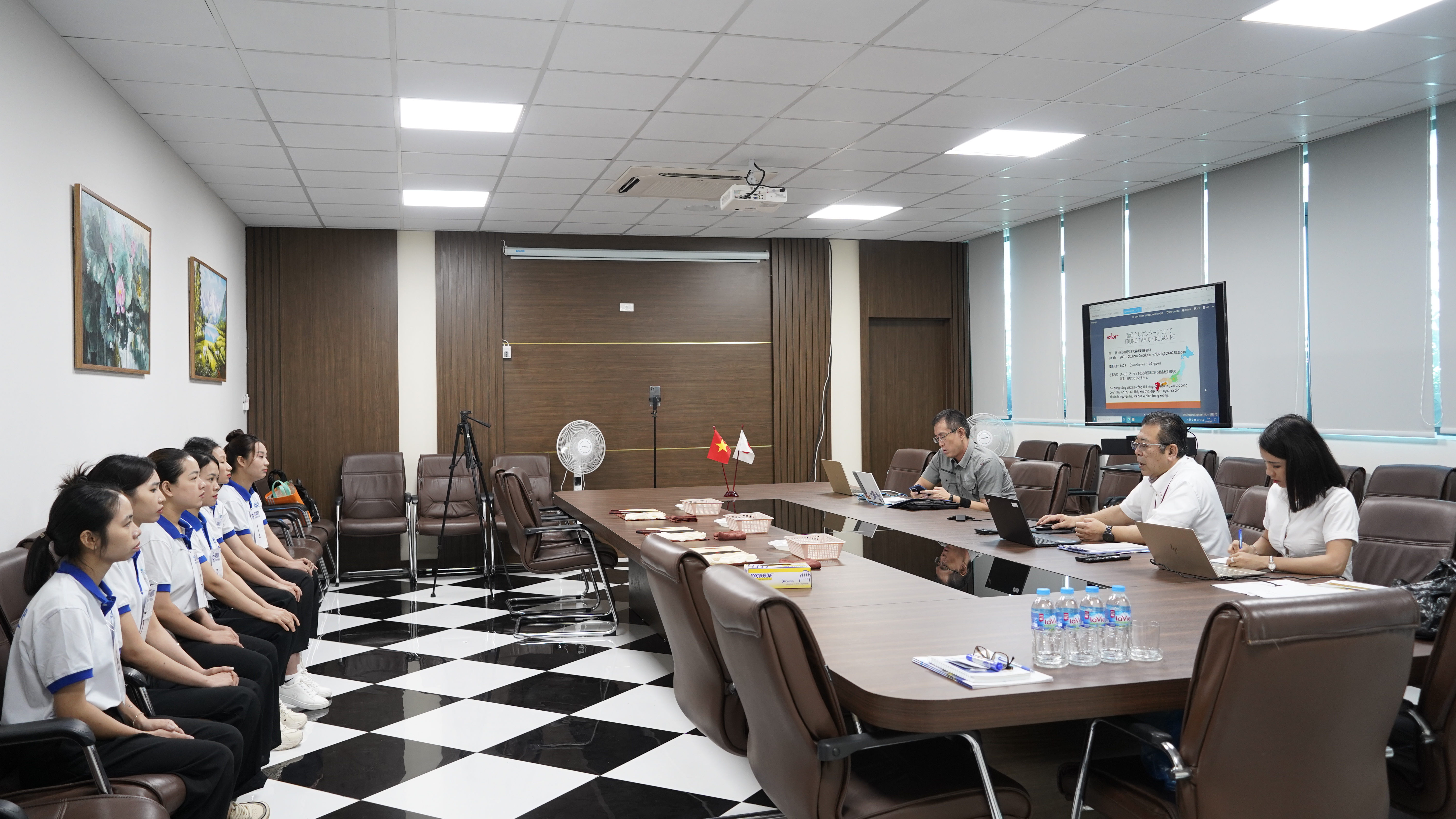 Hình ảnh thực tập sinh AMDI Manpower phỏng vấn đơn hàng